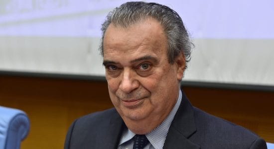 I single possono adottare un bambino