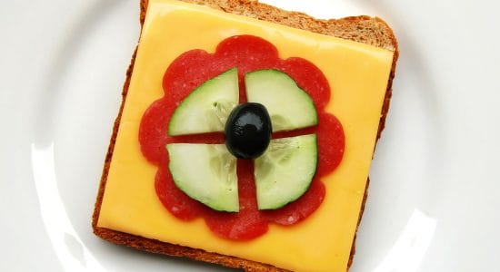 Preparate il toast arrotolato al forno di sole 140 calorie per una cena leggera e veloce