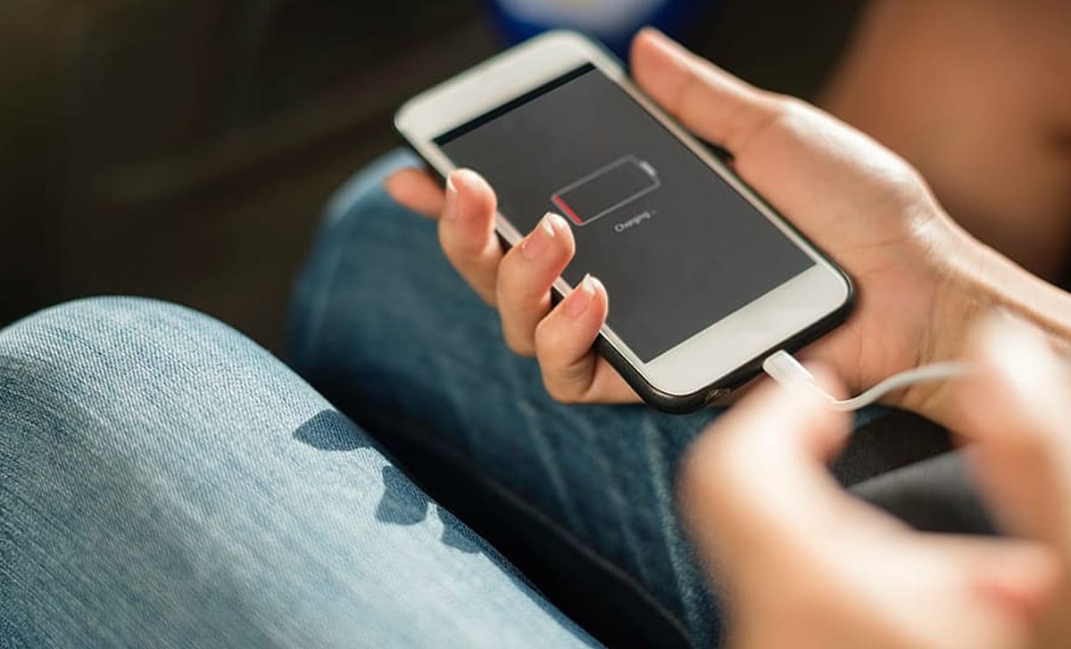 cellulare in ricarica