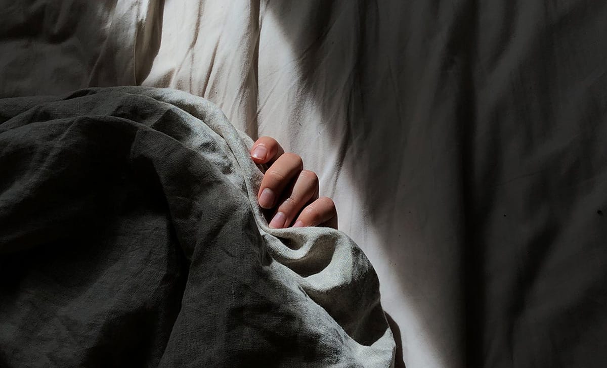 dormire sotto le coperte per paura del buio