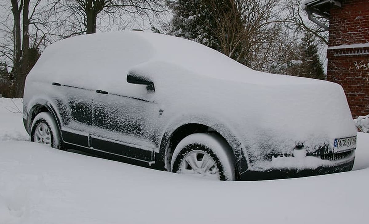 automobile innevata