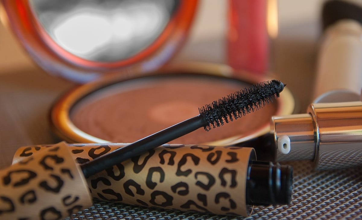 mascara