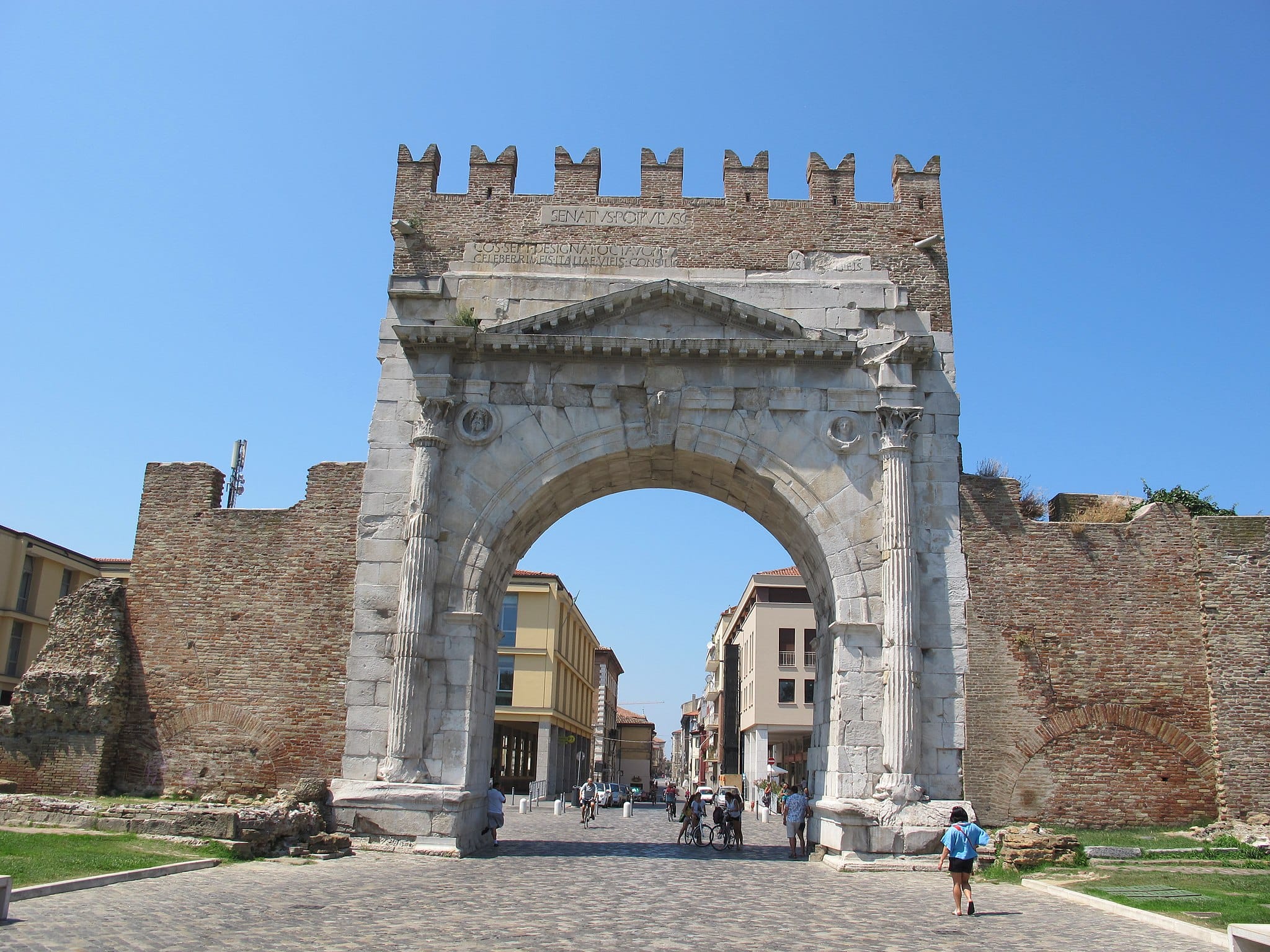Arco di Augusto