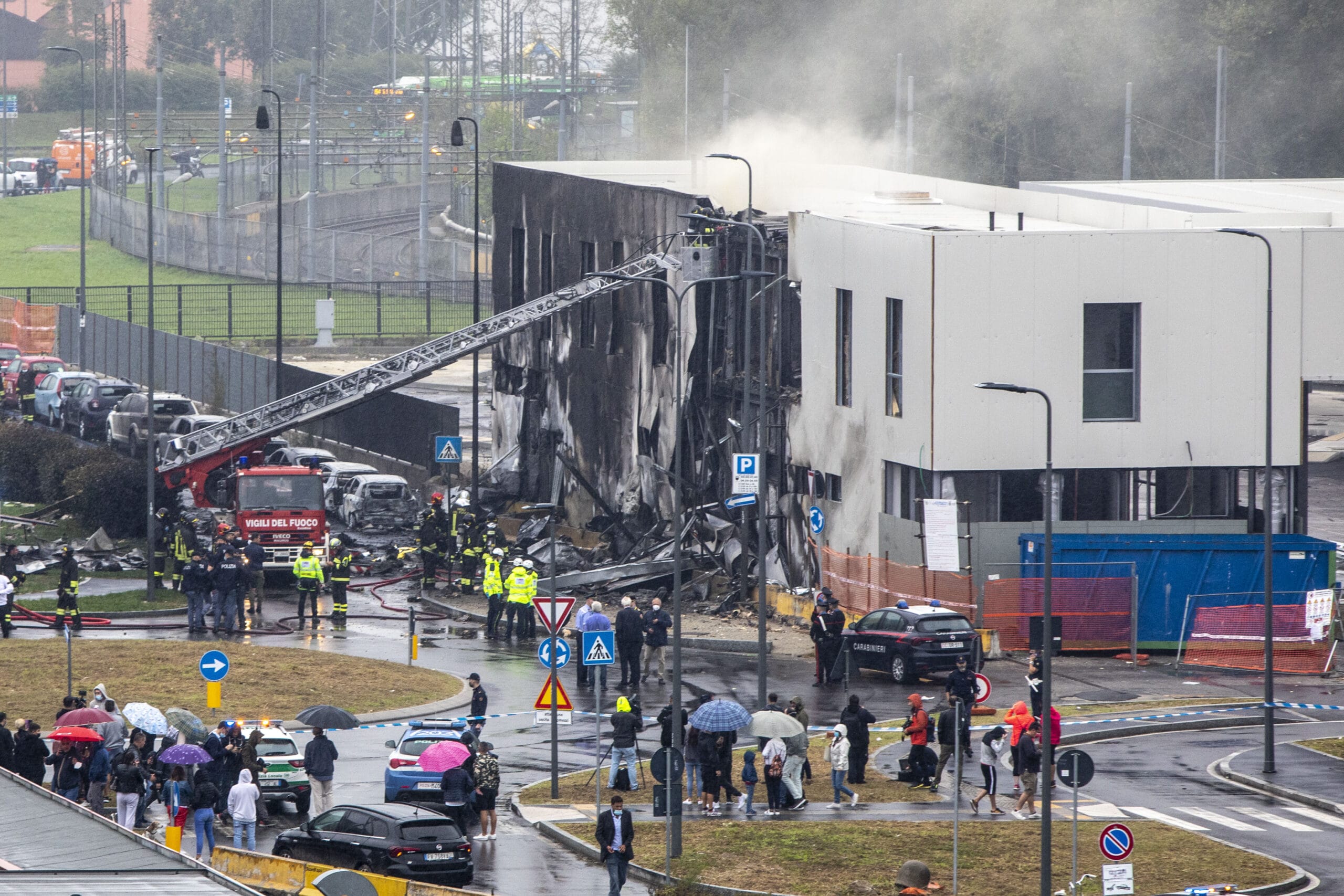 incidente aereo milano
