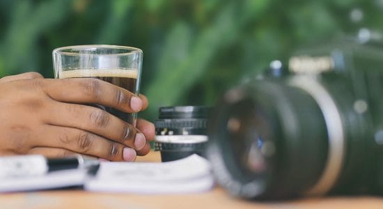 bere caffè