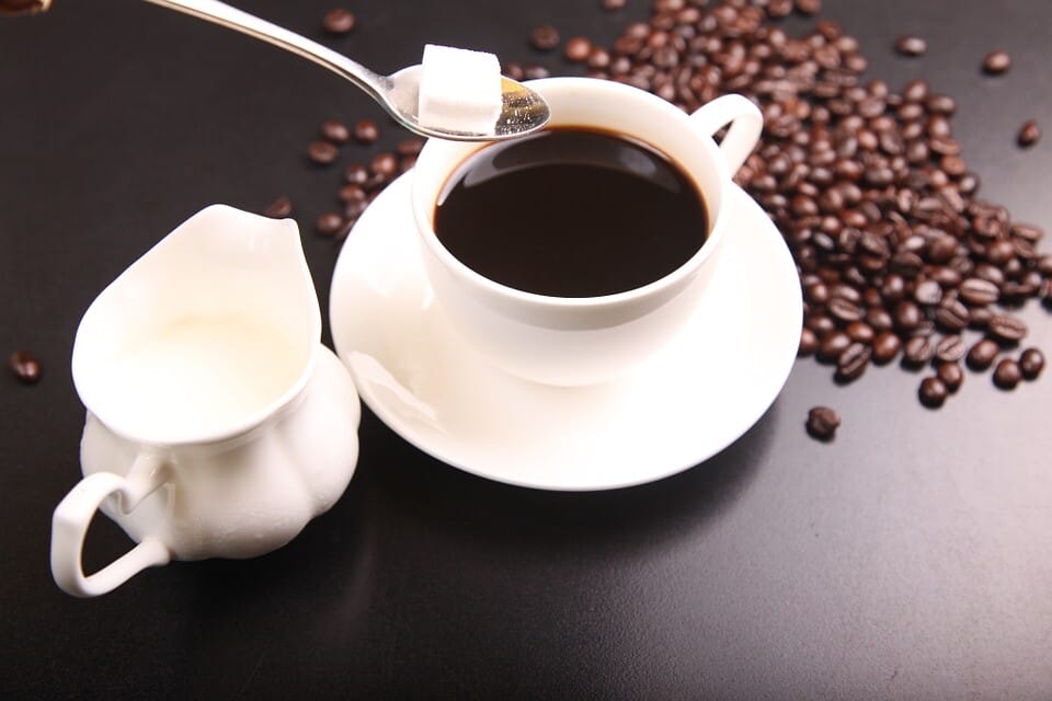 Come si beve il caffè espresso: il galateo del caffè