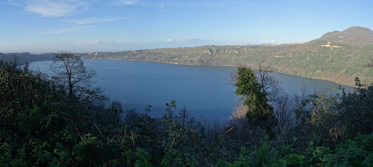 lago albano