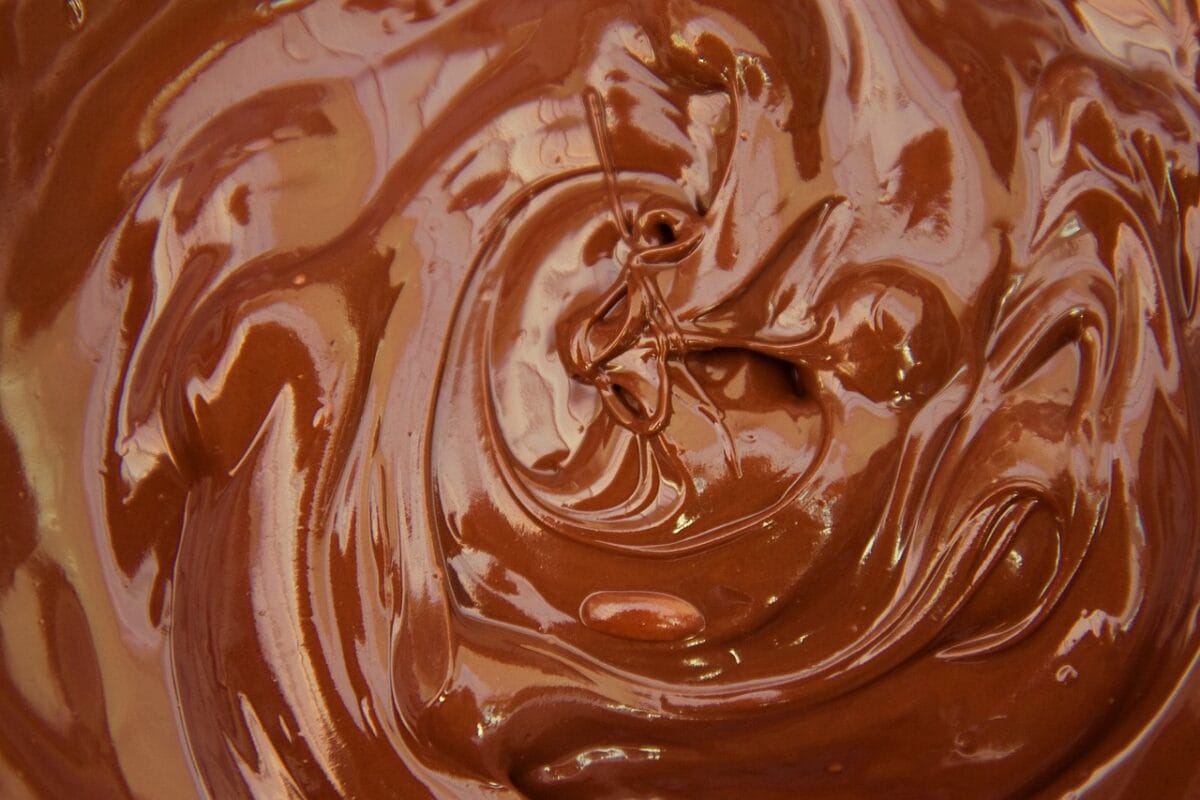 Facciamo sciogliere il cioccolato fondente-proiezionidiborsa.it