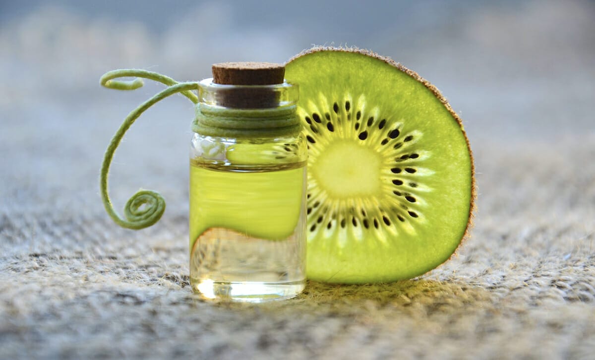 Il kiwi conferirà alla pelle un aspetto luminoso grazie all’apporto di vitamine