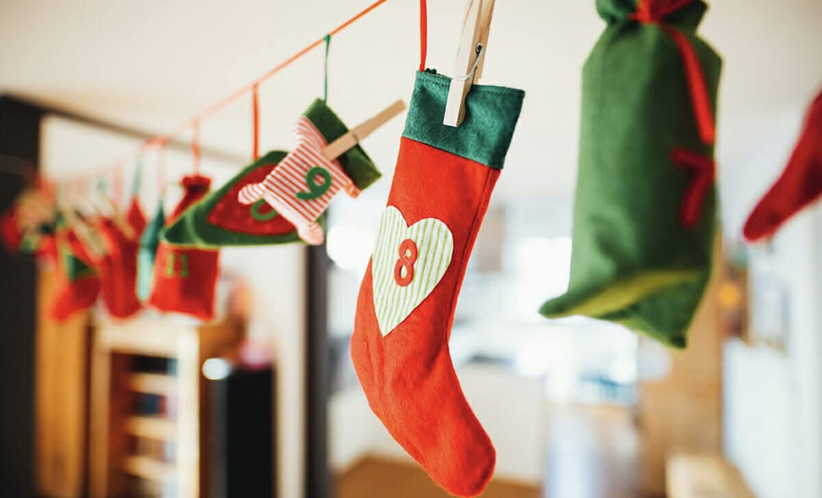 La calza nasce da un fraintendimento, in realtà si trattava della sacca molto logora che la Befana si porta in giro