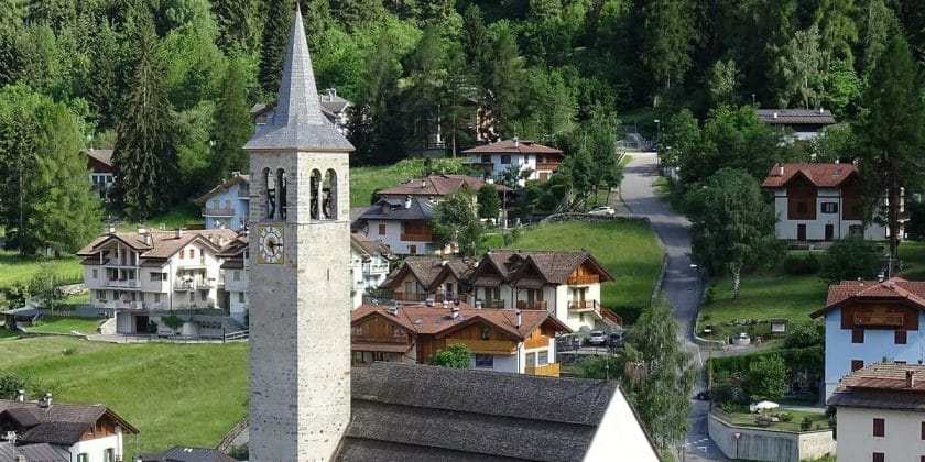 Ossana, borgo dei presepi in Trentino.1