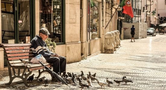 Per i pensionati statali non basta la residenza in Portogallo