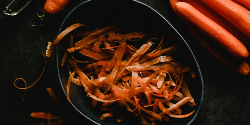 Ricetta per utilizzare scarti di verdure come le bucce di carota