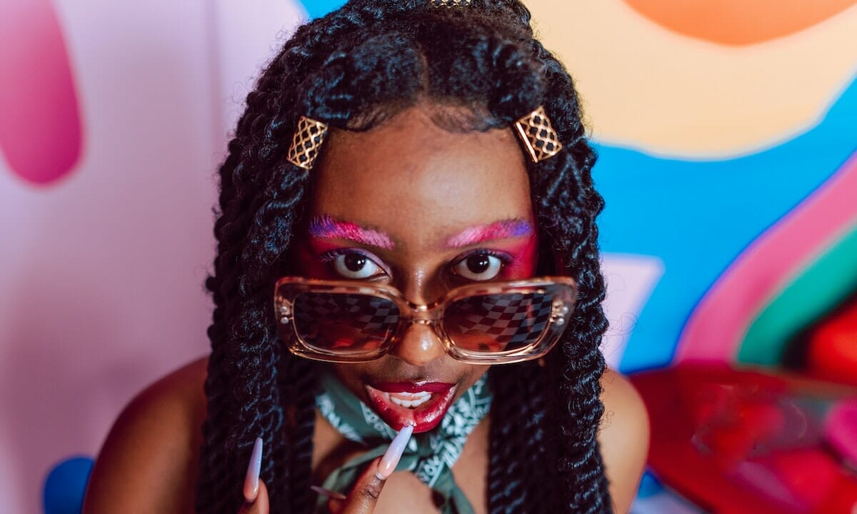 Ultima tendenza sopracciglia