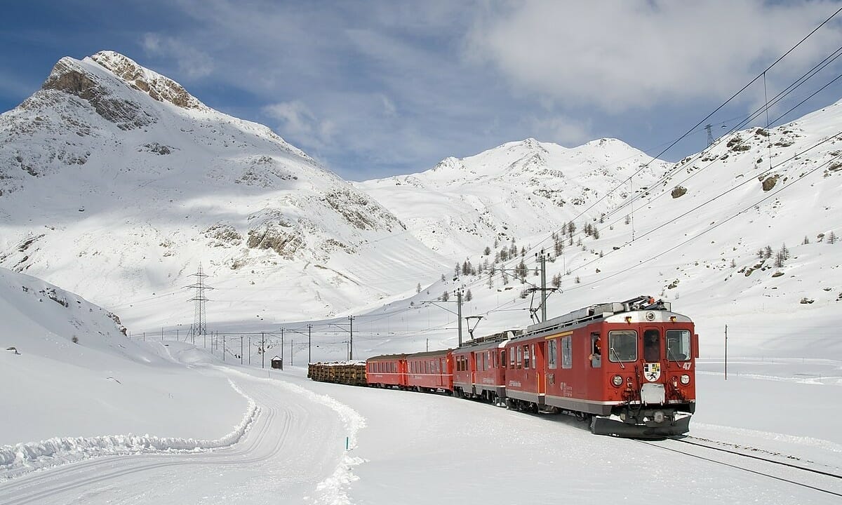 Viaggiare sul trenino rosso del Bernina.1