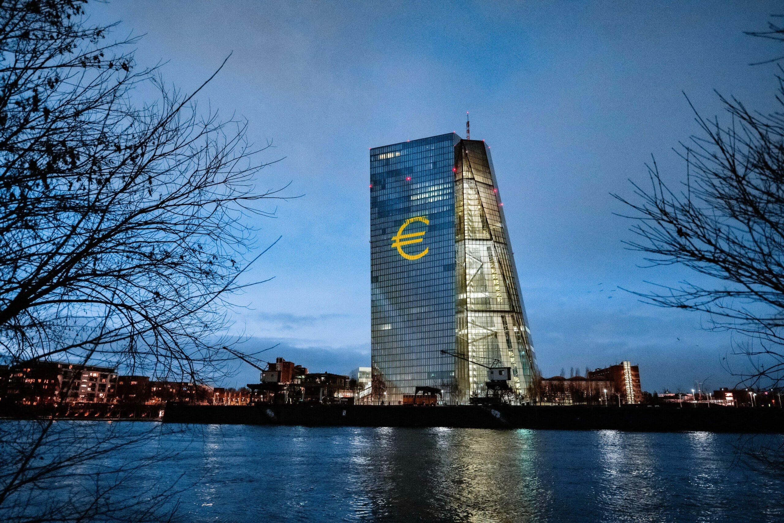 Occhio alla forza dell'euro contro il dollaro