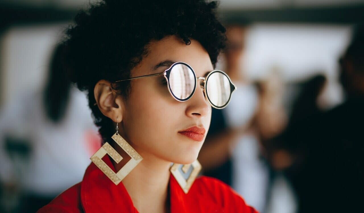 Come indossare i gioielli in oro e argento