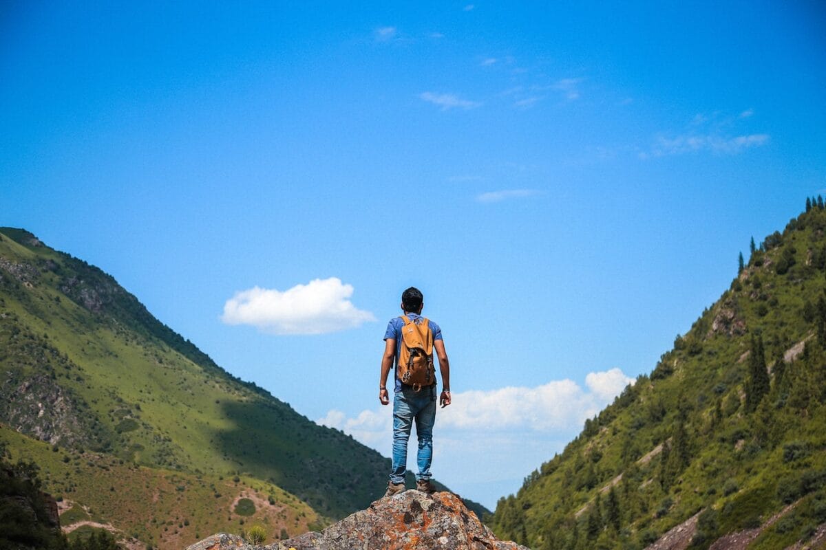 Una passeggiata in collina in famiglia o per il trekking