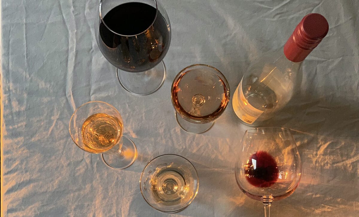 In generale i vini si classificano secondo tre categorie, ovvero rossi, rosati e bianchi