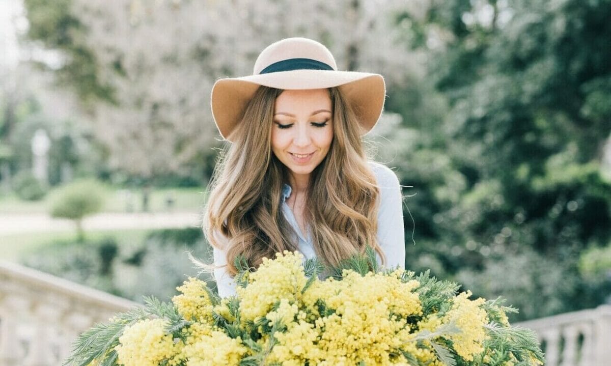 Mimosa, il metodo geniale per farla crescere e prosperare in vaso: una  meraviglia sul tuo balcone!