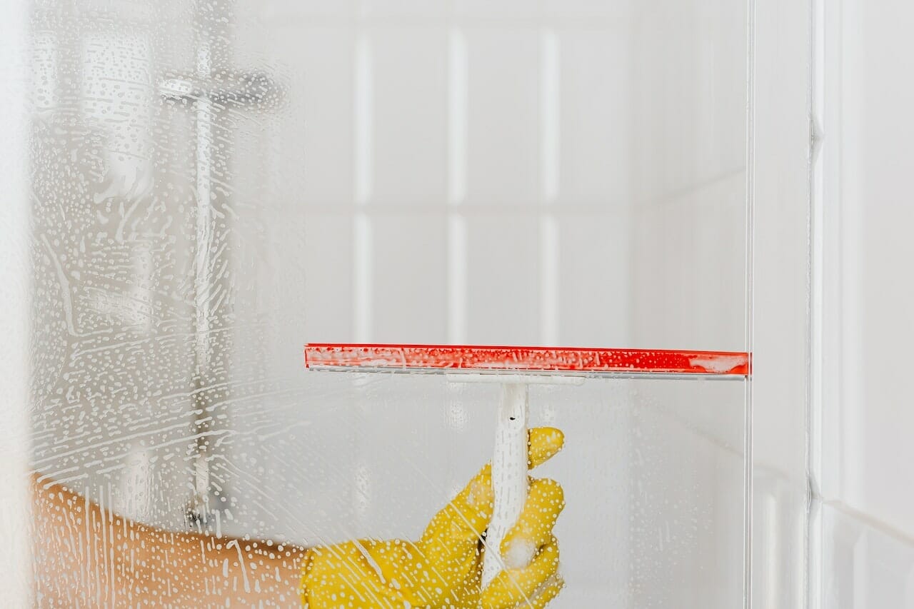 Pulire vasca da bagno, box doccia e piastrelle con il bicarbonato