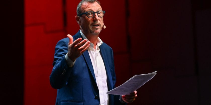 Amadeus è il presentatore e direttore artistico del Festival di Sanremo