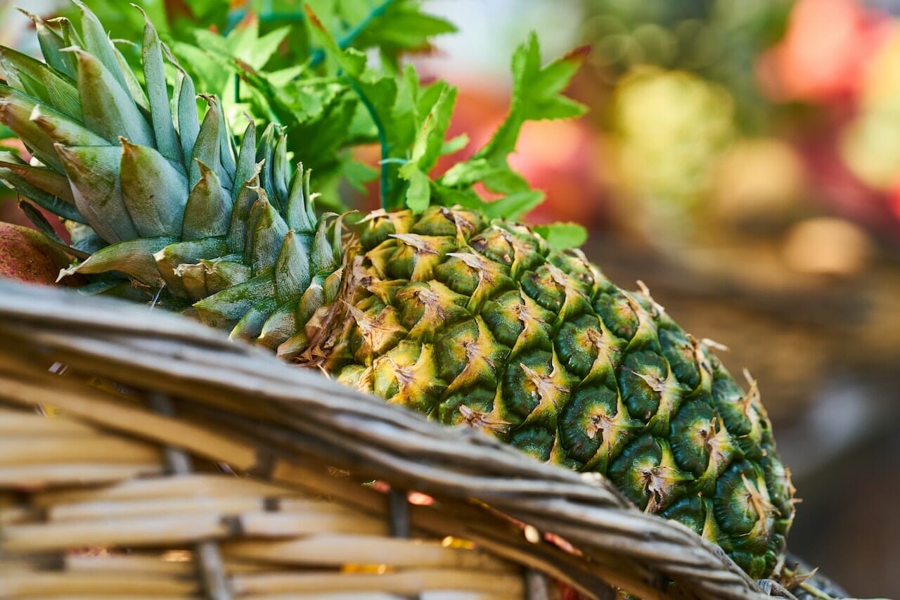 Ecco come riutilizzare le bucce di ananas