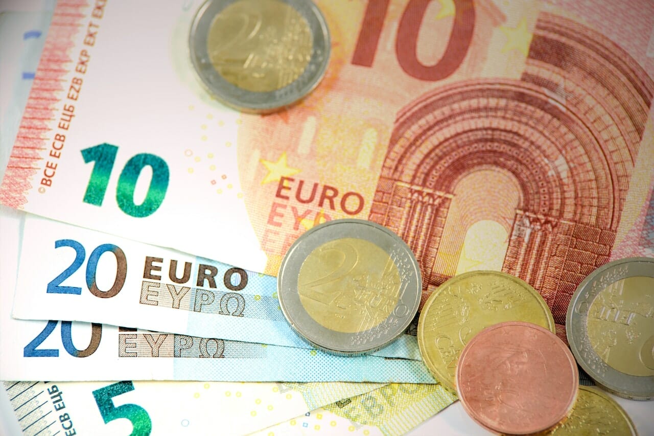 L'euro continuerà a essere forte contro dollaro