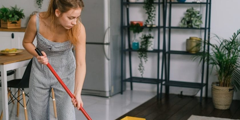 Risparmiare acqua e detersivo quando laviamo i pavimenti