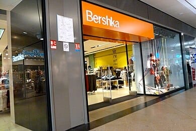 I 5 look belli e colorati firmati Bershka-foto da wikipedia
