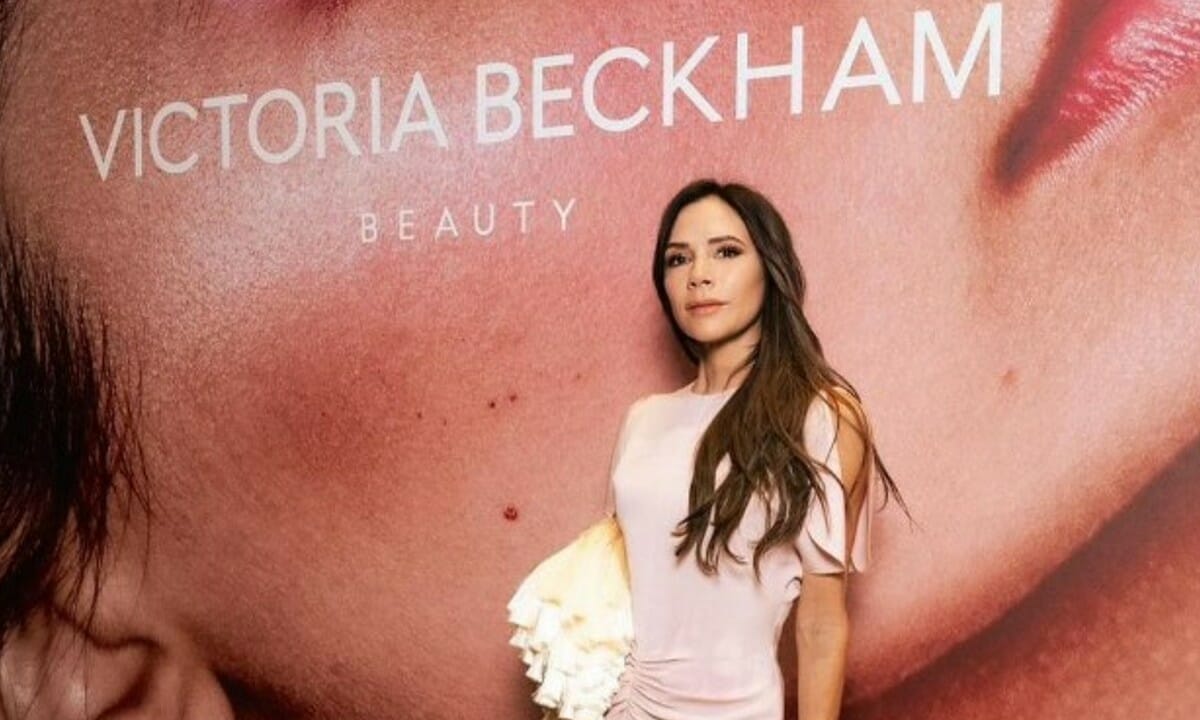 Mani curate e giovani come Victoria Beckham