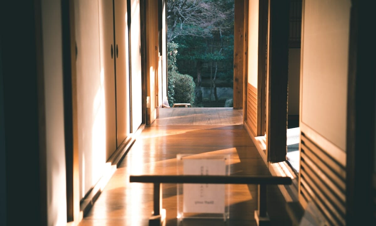 Arredare un corridoio lungo e stretto