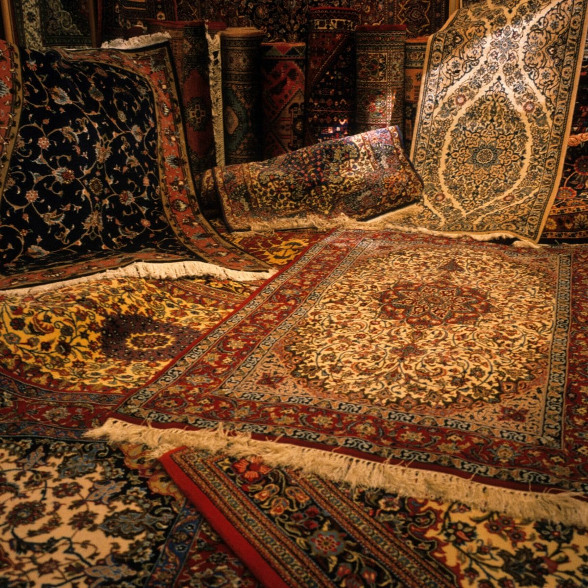 Pulire i tappeti persiani: come mantenerli in ottimo stato