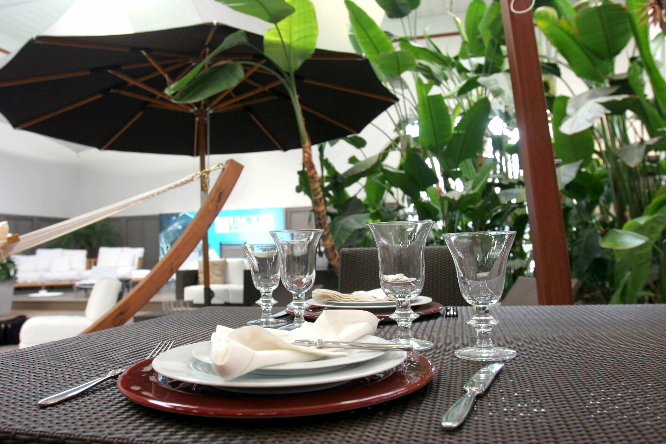 Come si mettono le posate e il tovagliolo a tavola-proiezionidiborsa.it