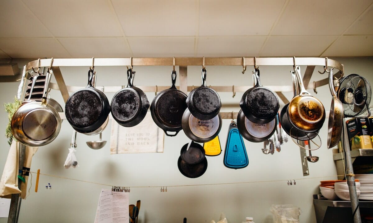 Le macchie nere sotto le pentole