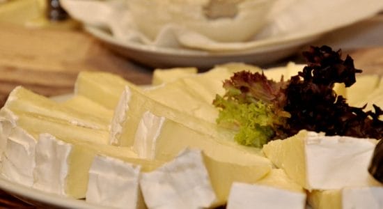 Tagliare il formaggio molle in modo perfetto-proiezionidiborsa.it