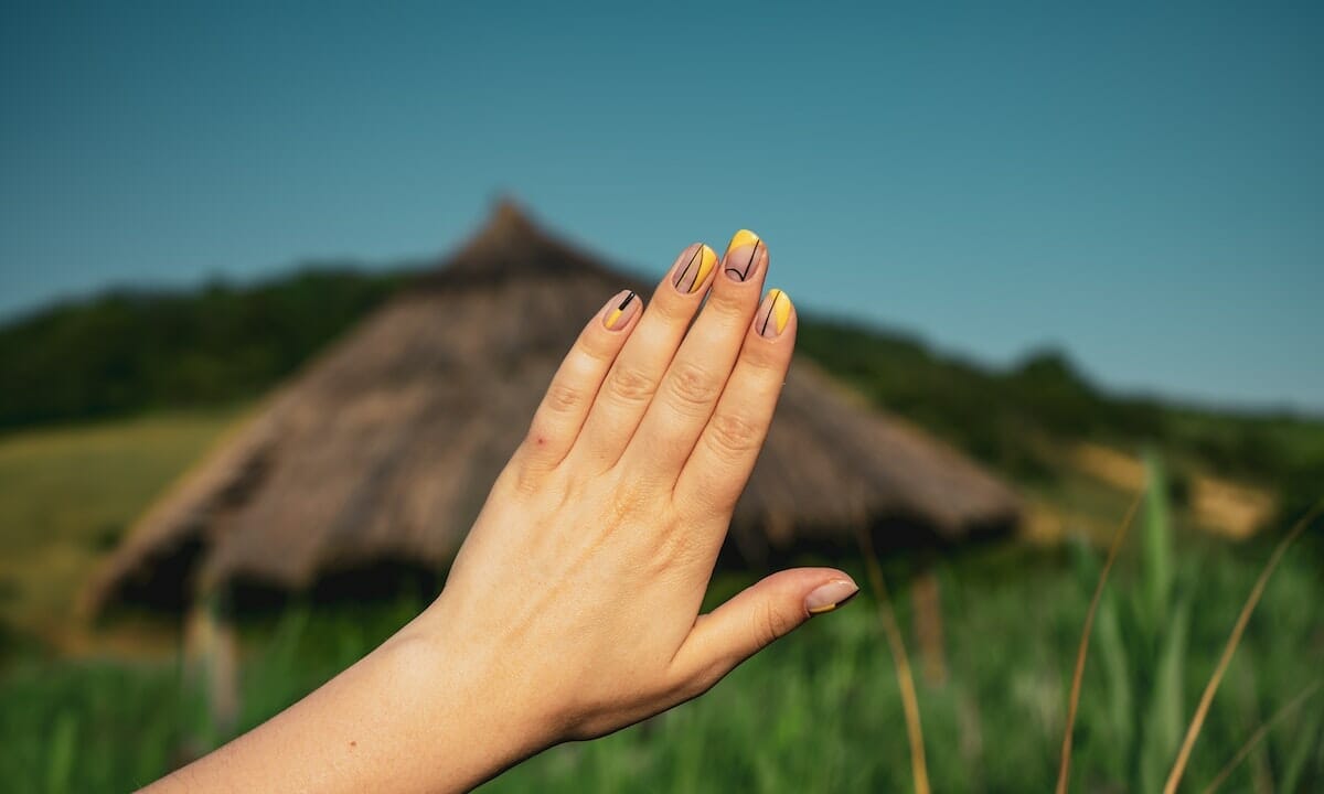 La nail art alla moda per l'estate