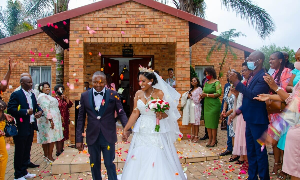 Matrimoni in estate, ecco 5 look comodi