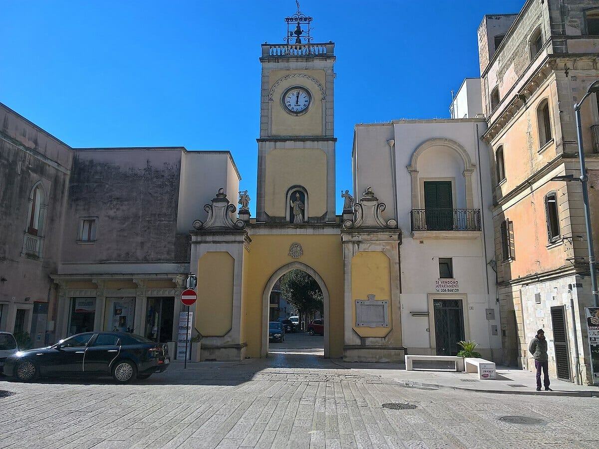 Porta San Nicola-Aradeo-foto da wikipedia
