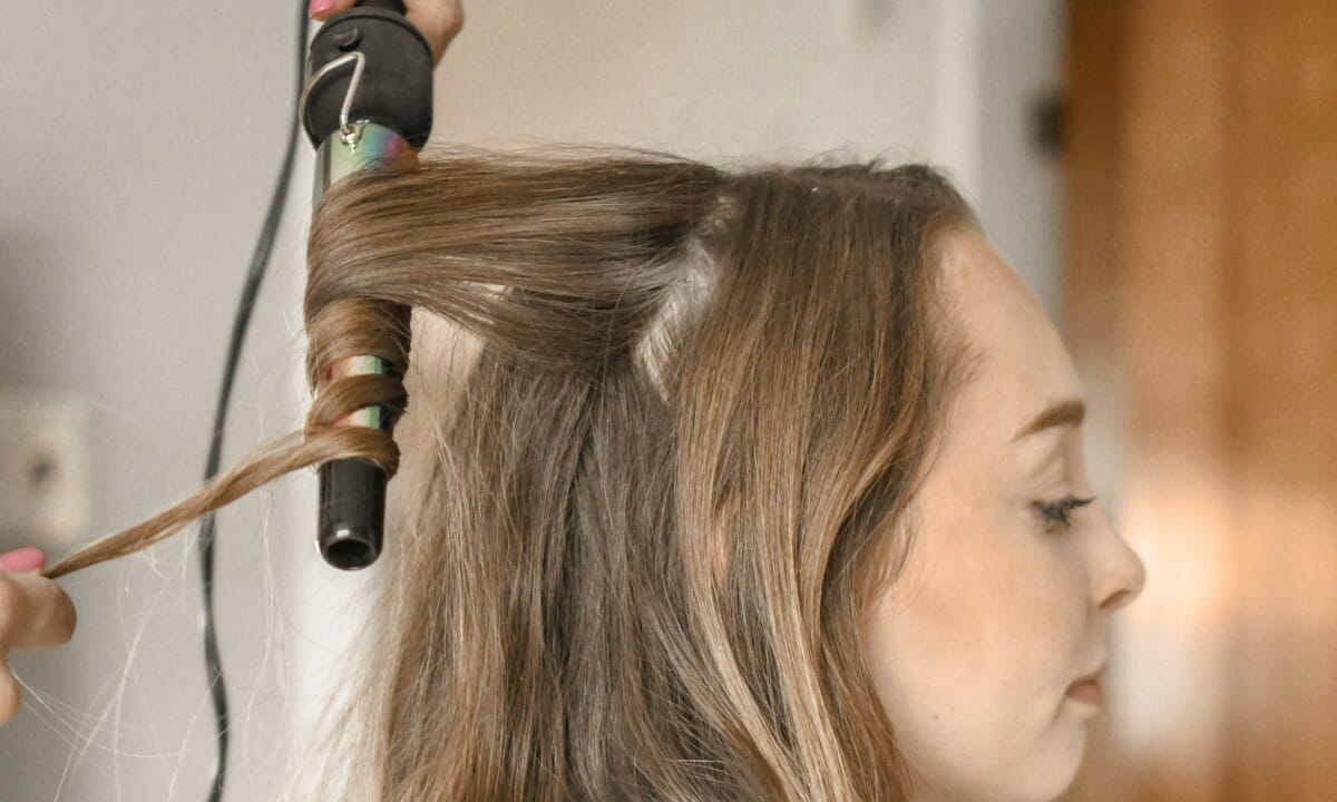 Troppo caldo per piastrare i capelli