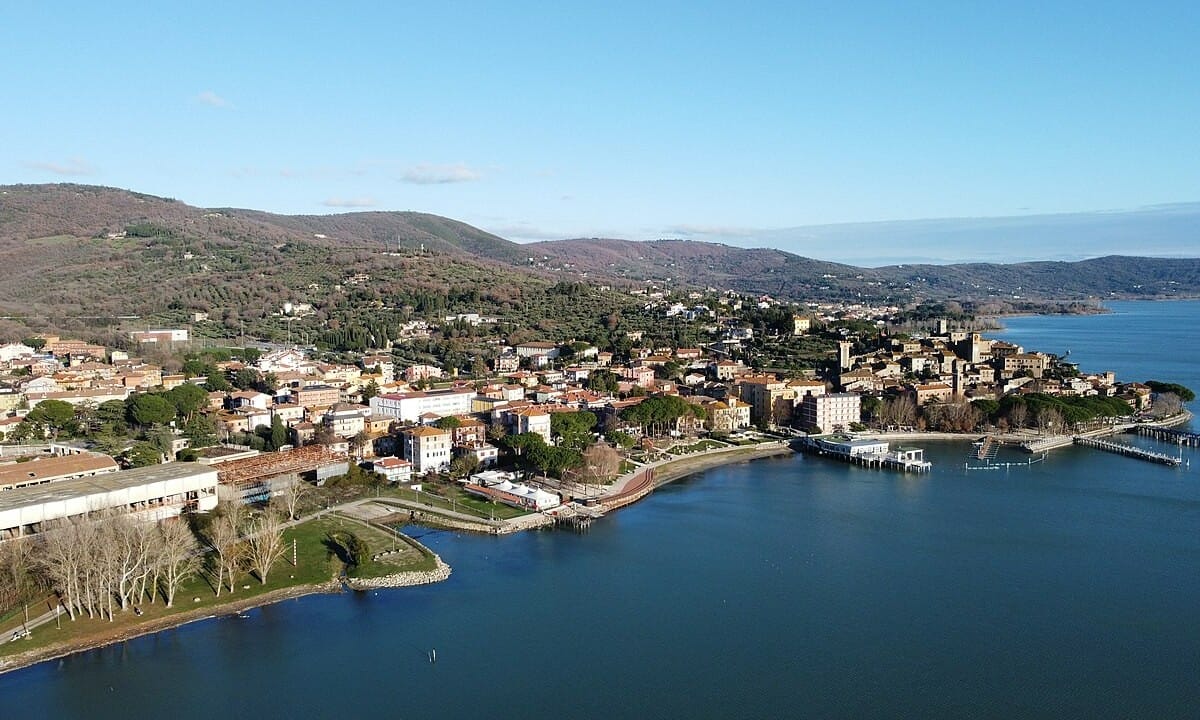 Un meraviglioso borgo sul lago