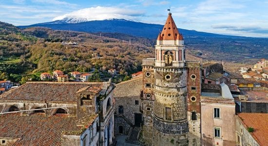 Case a un euro in Sicilia-Castiglione-foto da wikipedia