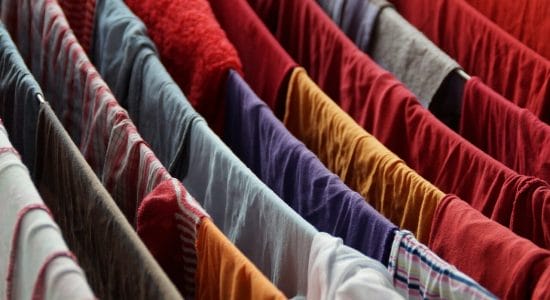 Come eliminare le macchie di sudore-proiezionidiborsa.it