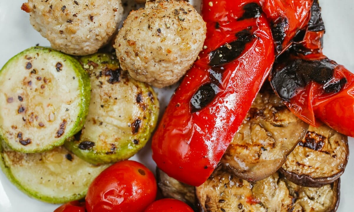 Pollo e zucchine per un piatto veloce