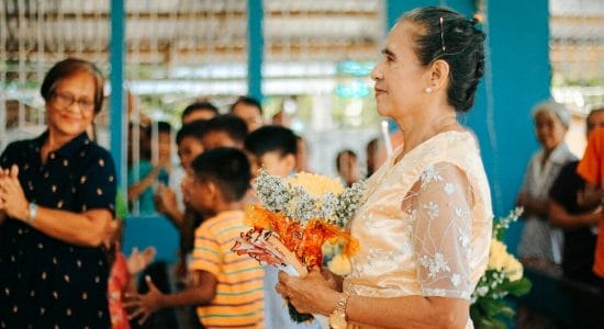 Come coprire le braccia per essere eleganti