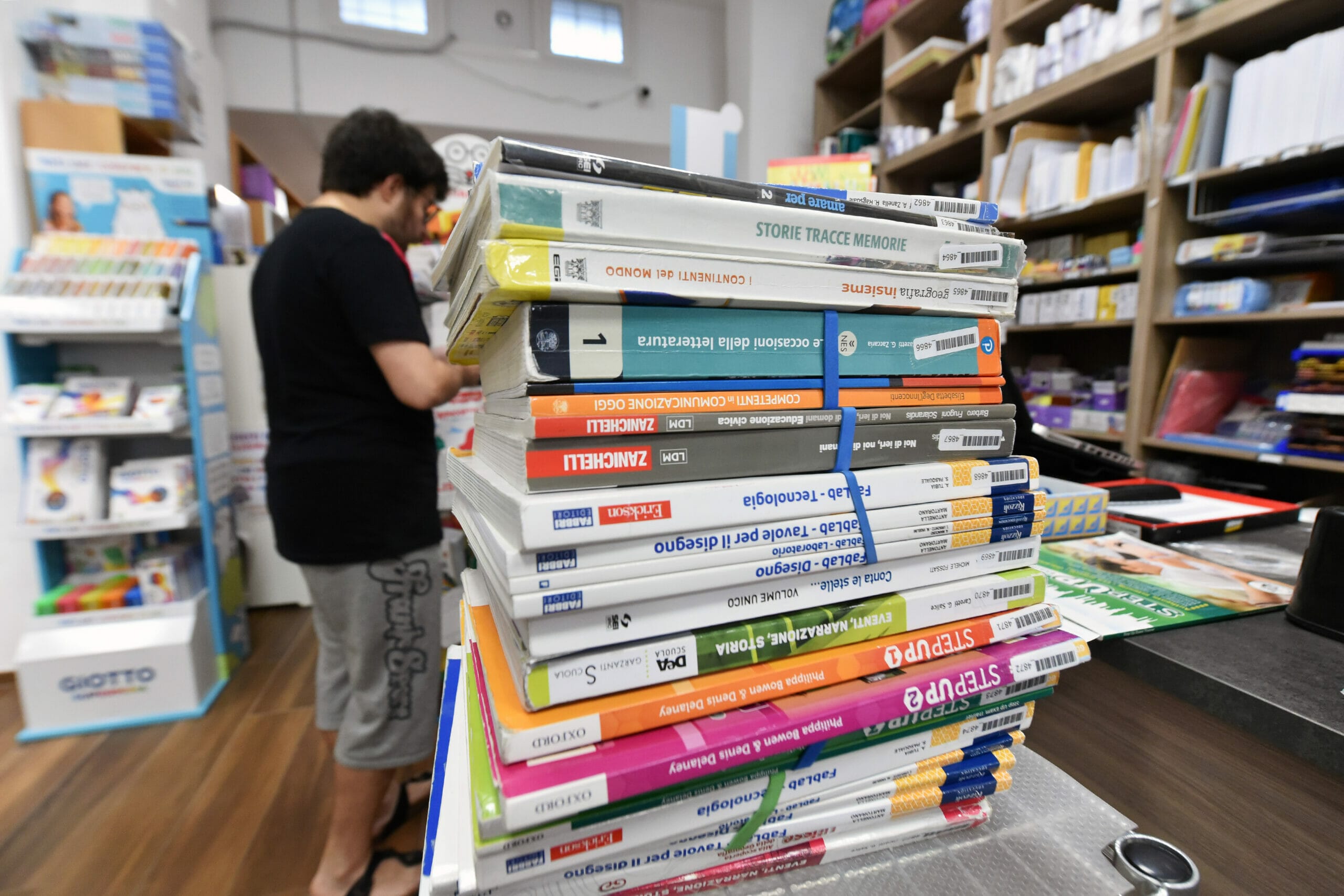 Libri scuola-Foto da pixabay.com