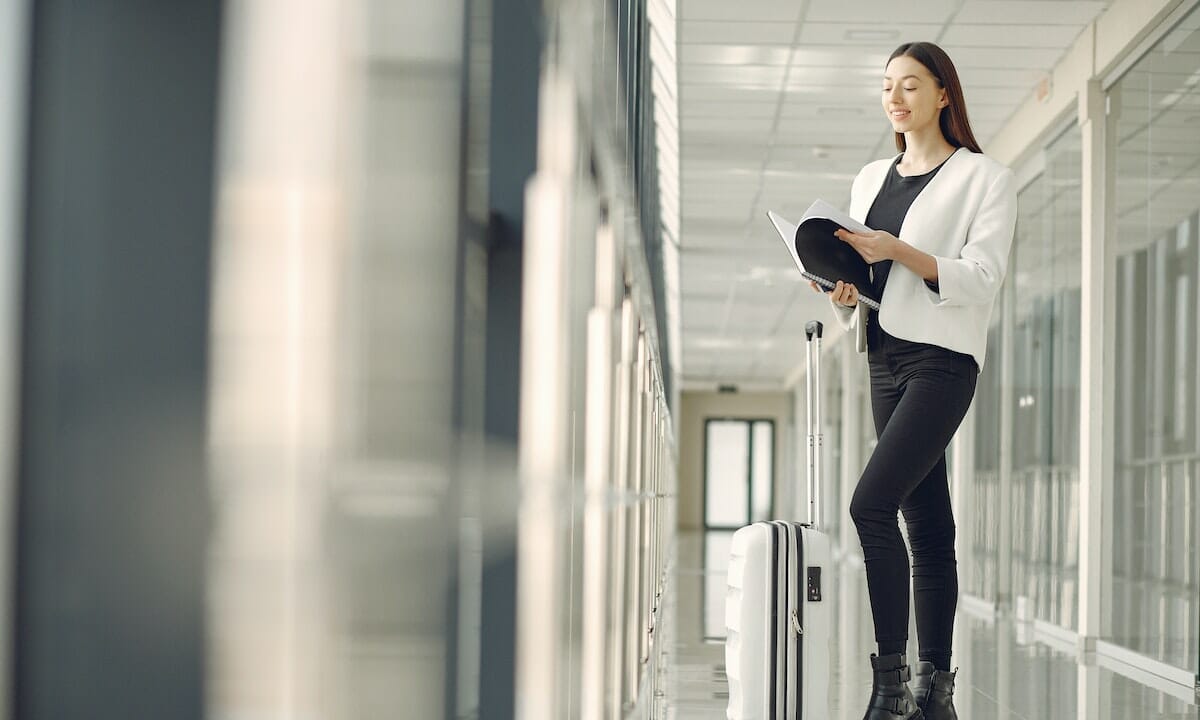 Look comodi ma anche chic per un viaggio aereo