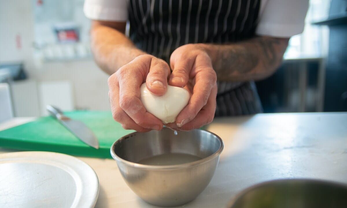 Modi sorprendenti per utilizzare l'acqua della mozzarella