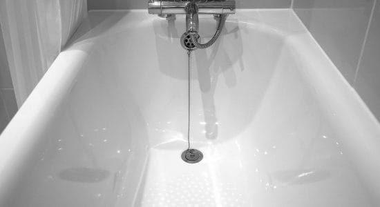 Togliere la ruggine dalla vasca da bagno-Foto da pixabay.com