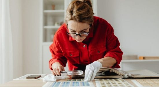 Vale fino a 7.000 euro questo francobollo italiano